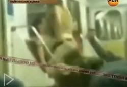 女生爆料一对情侣视频网站,揭秘网络隐私泄露风波